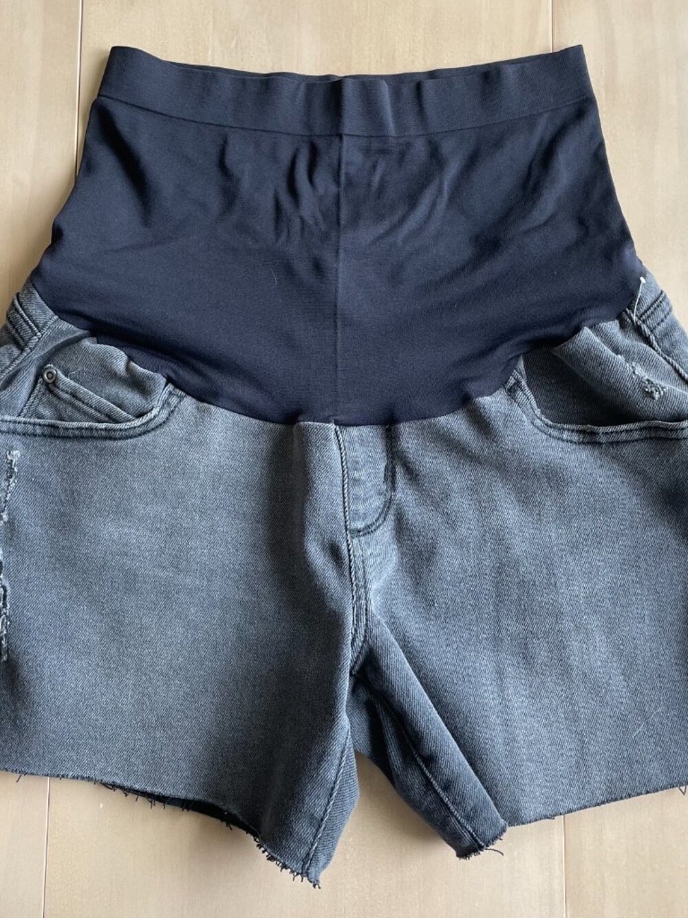 Entire Closet $5! NEW Sonoma Maternity Black Wash Denim Belly Band Jean Shorts - Picture 2 of 8